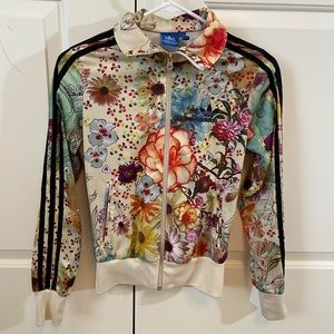 Super Cool Adidas Women’s Zip-up Track Jacket!